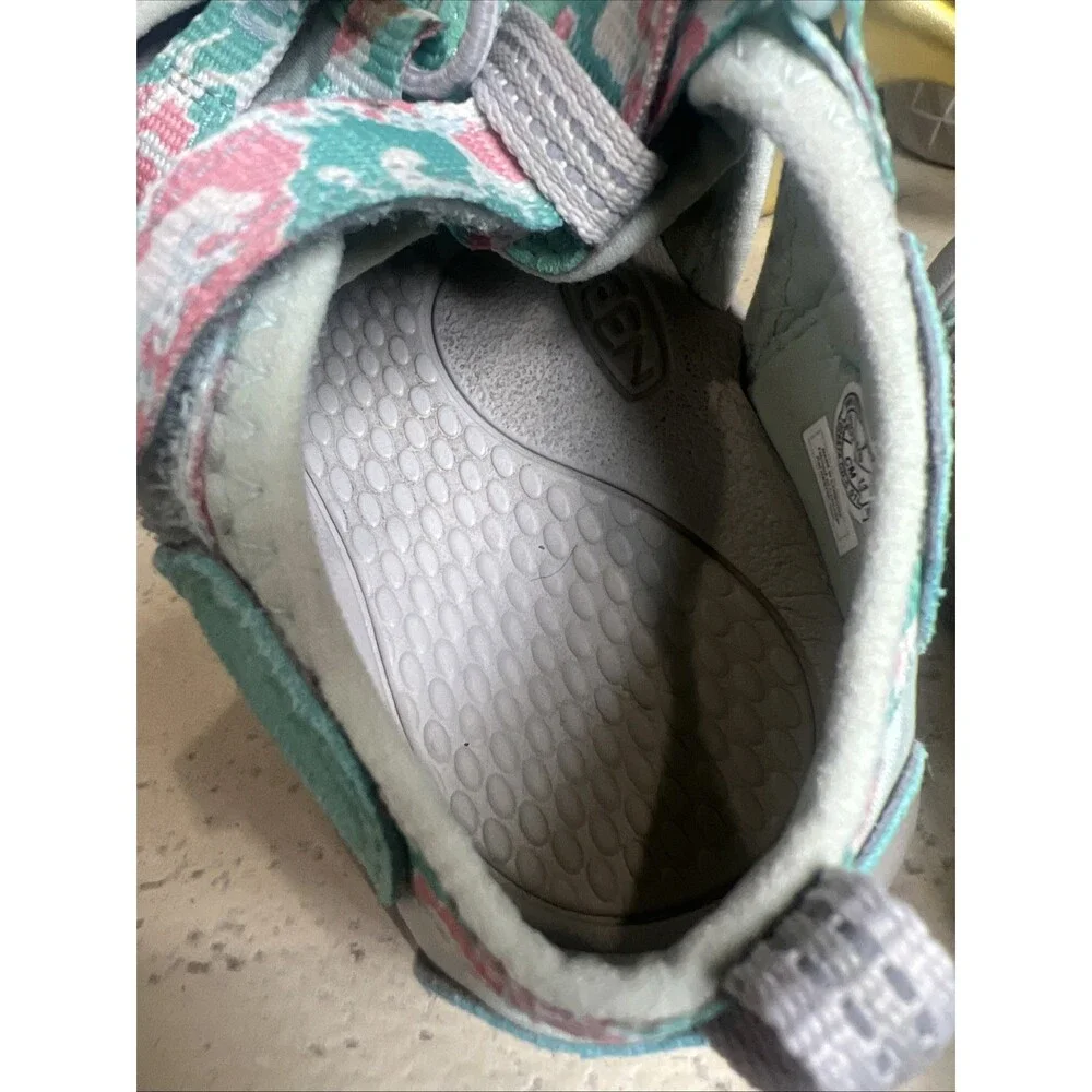 KEEN Newport H2 1026276 Camo/Pink Icing Sandal Shoes Girls Kid's Size 1